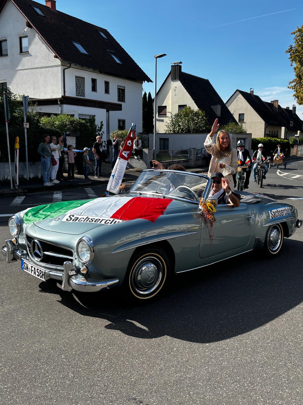 Historischer Mercedes-Benz des Sachserclubs nach der Restauration durch Franco Angelicchi